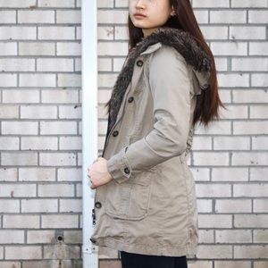 ESPRIT khaki coat with fur lining